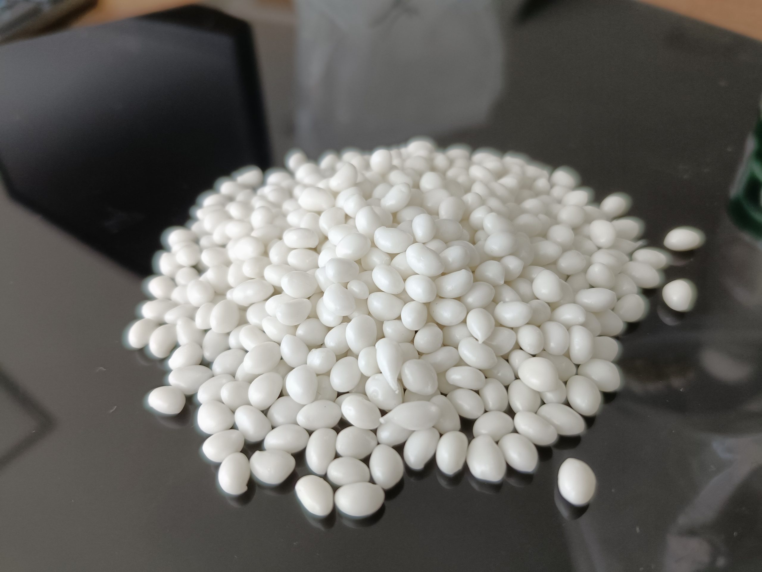 What are the common knowledge of hot melt glue in book binding?