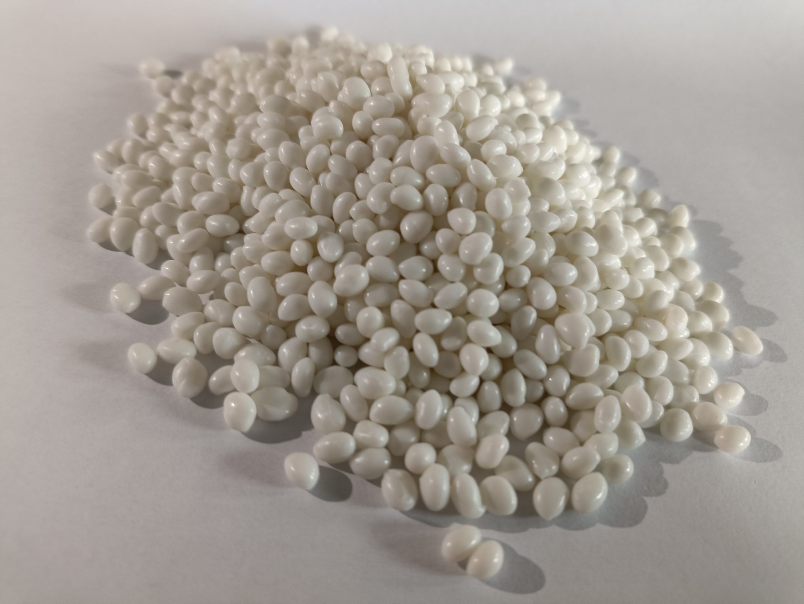 What are the common problems with packaging hot melt adhesive?