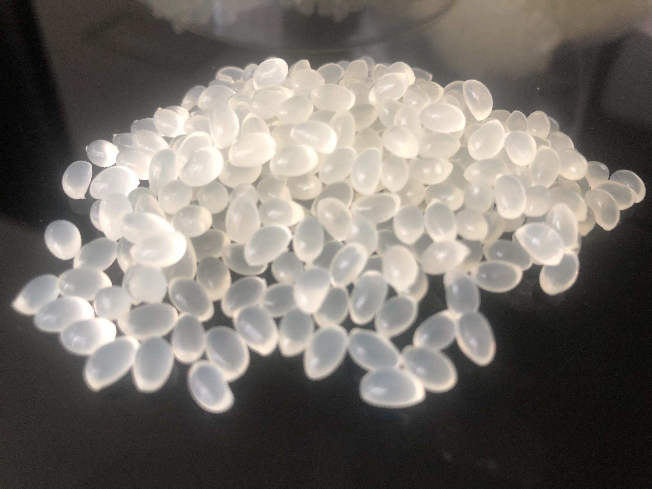 How to adjust the viscosity of EVA hot melt adhesive?