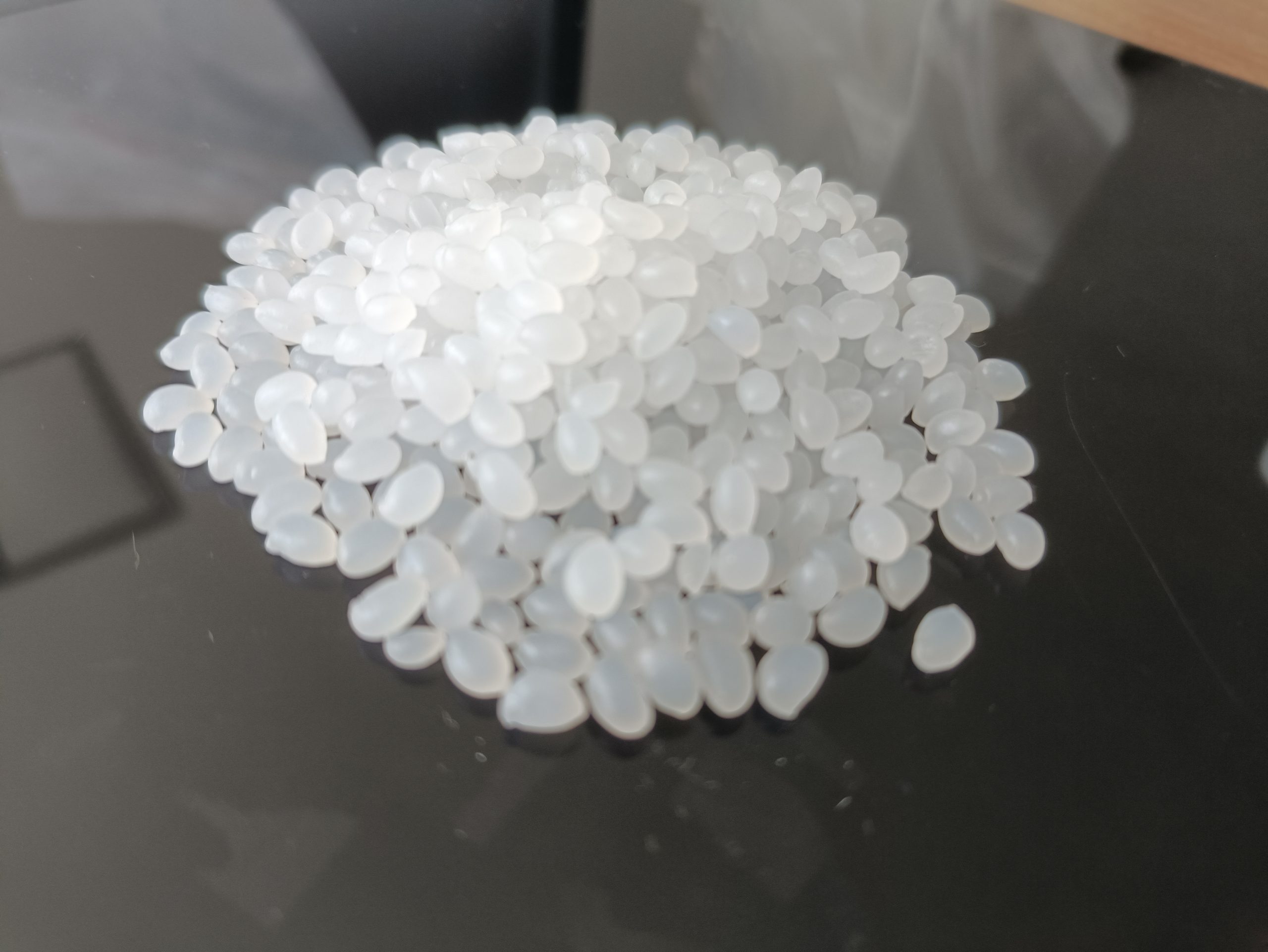 How much do you know about the “viscosity” and “stickiness” of hot melt adhesive?